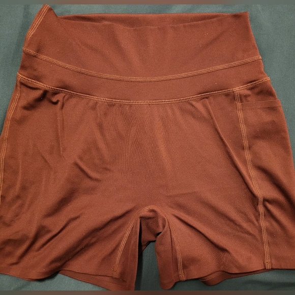 Alphalete Shorts - Picture 2 of 2